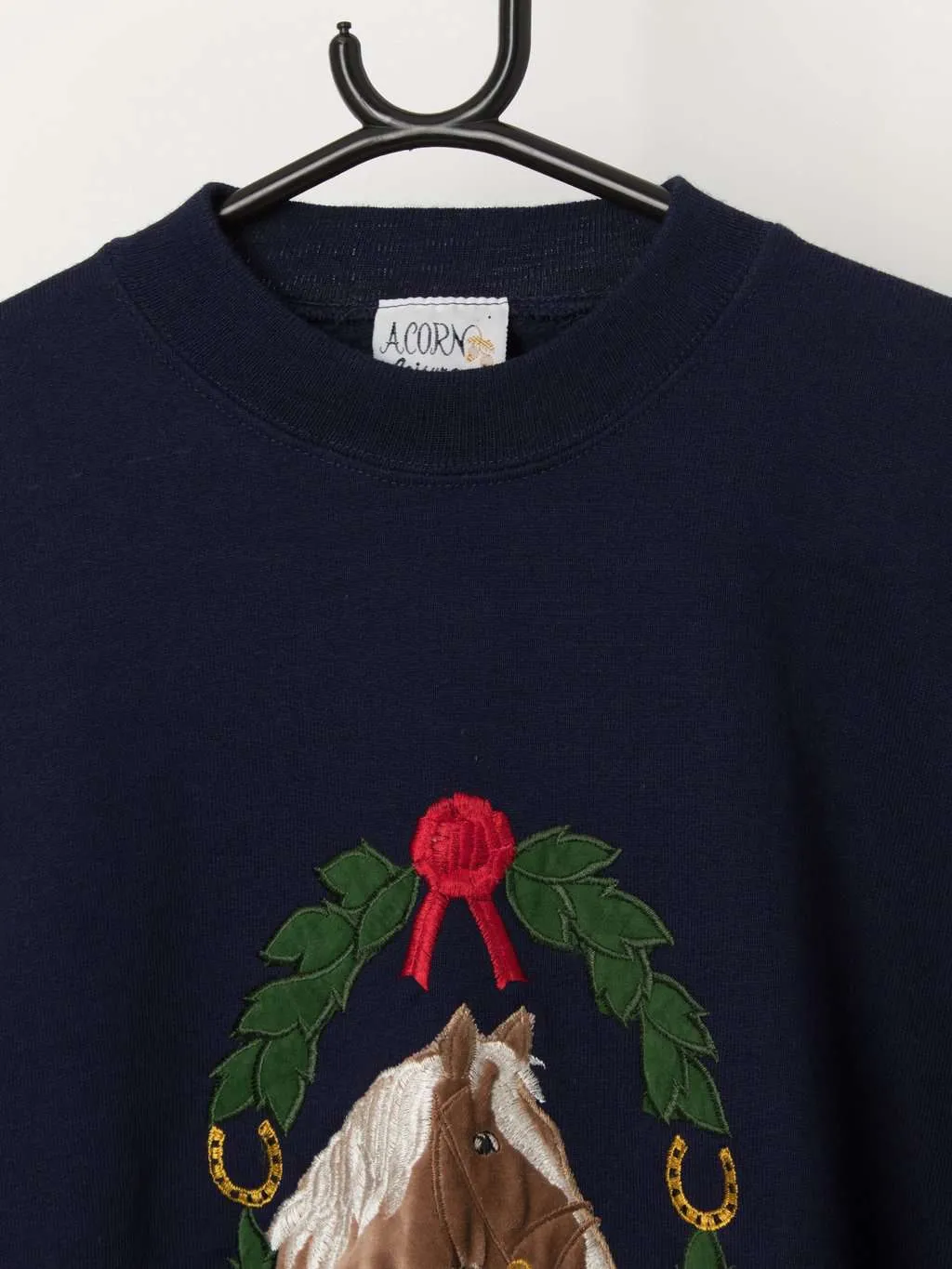 90s vintage horse embroidered navy sweatshirt – Medium