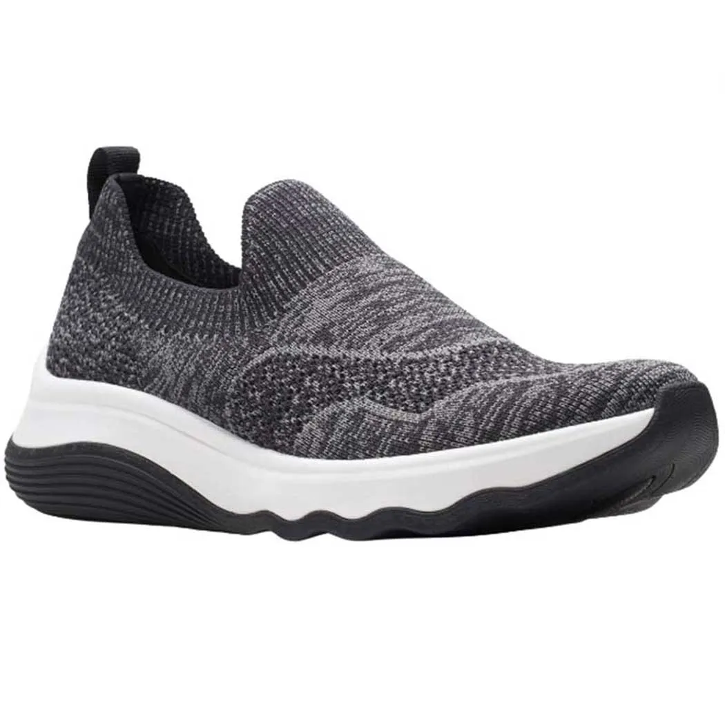 Clarks Circuit Path Slip-On Black (Women's)