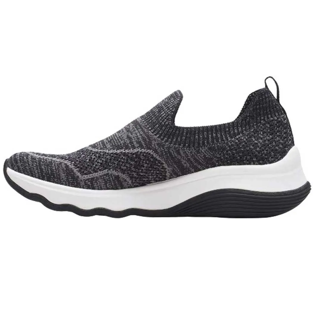 Clarks Circuit Path Slip-On Black (Women's)