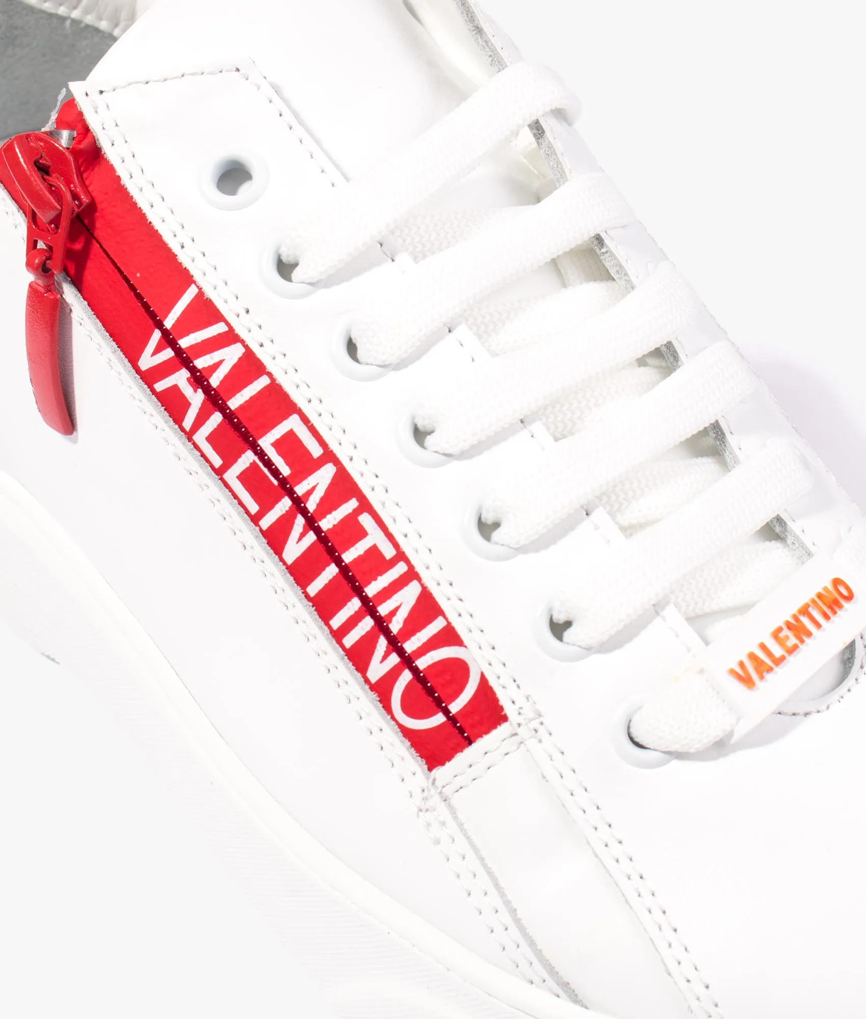 Court zip sneakers in white & red