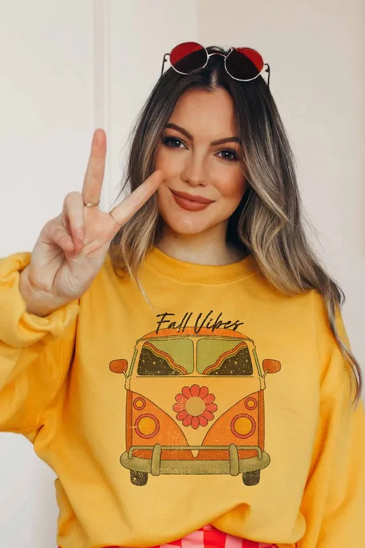 HEY BOO GRAPHIC SWEATSHIRT