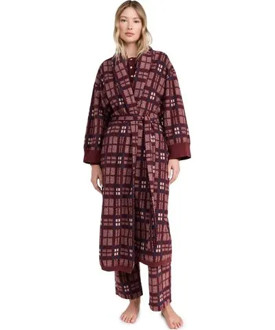 THE GREAT. The Plush Fleece Robe Fireside Plaid 2/3