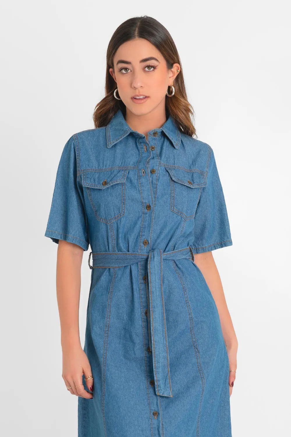 Vestido midi de denim con cinturón